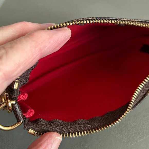 Louis Vuitton Mini Pochette Damier Ebene - Picture 6 of 7